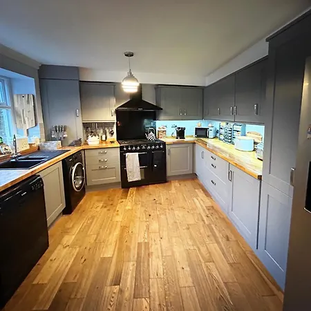 Virginia House A Contemporary Cosy Period Holiday home