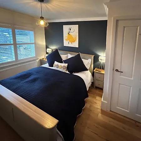 Virginia House A Contemporary Cosy Period Hébergement de vacances *