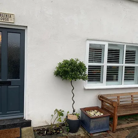 Virginia House A Contemporary Cosy Period