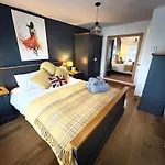 Virginia House A Contemporary Cosy Period *